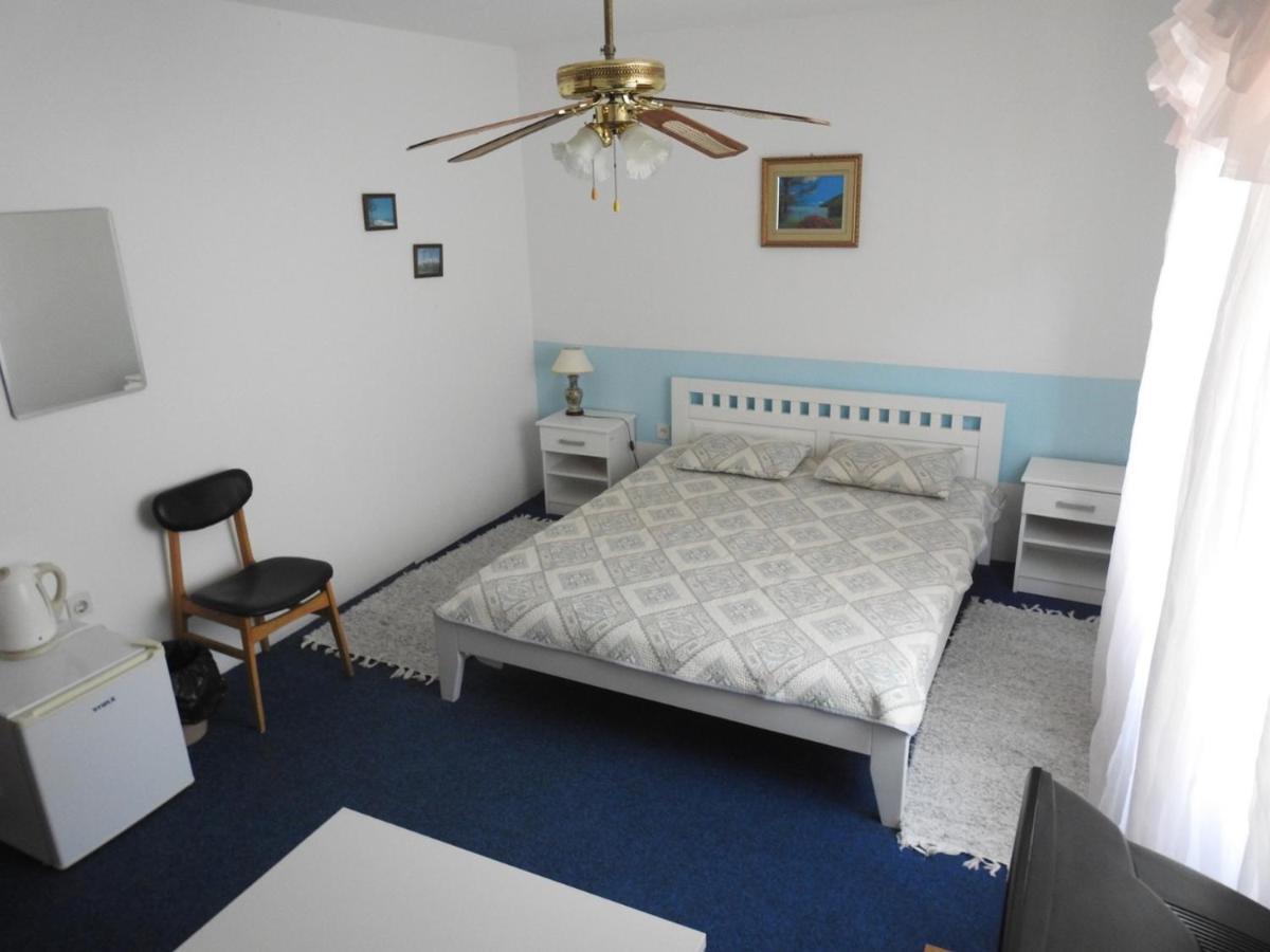 Madam Svetlana Bed and Breakfast Tivat Exterior foto