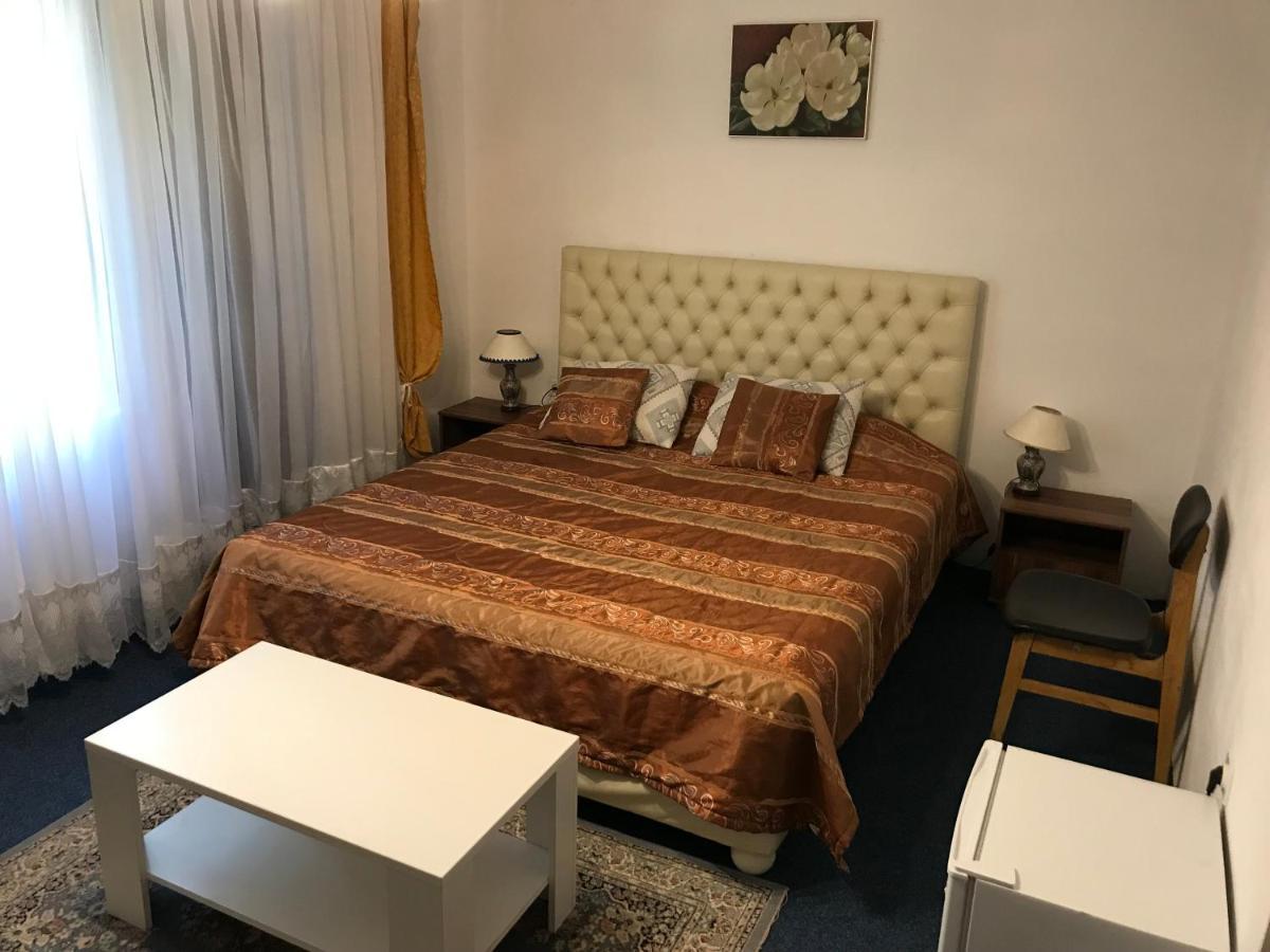 Madam Svetlana Bed and Breakfast Tivat Exterior foto